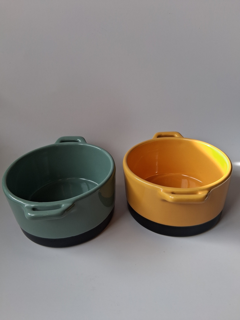 Two-Piece Stonware Ramekin Set – Green and Mustard Yellow